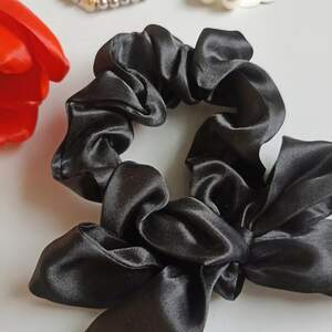 Luxury Hair Accessories Satin Silk Ponytail Holder Solid Color Korean Style Scrunchies Elastic Hair Ring Rhinestone Hair Ties Women Hair(Black)